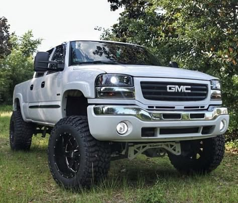 Where ya wanna go?😏 #Adventure 2005 Gmc Sierra 2500 Hd, Gmt800 Sierra, Lamborghini Vision Gt, Aesthetic Beautiful Wallpaper, Car Interior Luxury, Gmc Duramax Diesel, Diesel Pickup Trucks, Aesthetic Car Wallpapers, Gmc Trucks Sierra