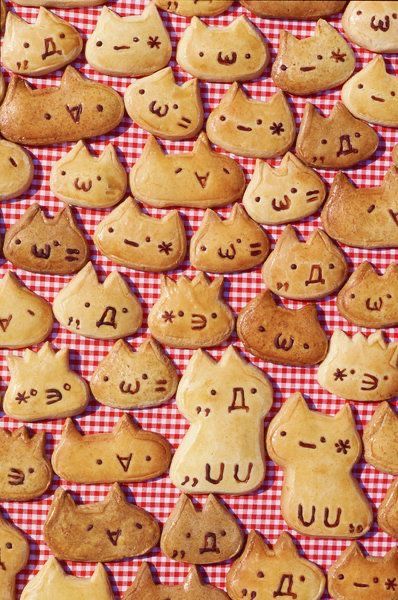 Crunchy Peanut Butter Cookies, Pastel Cupcakes, Cat Cookies, Kawaii Cooking, Cute Baking, Cute Snacks, Cat Cafe, Cute Cookies, Kawaii Food