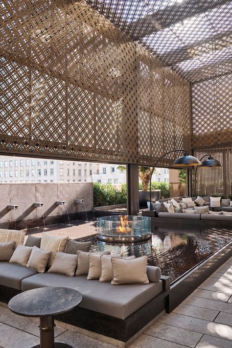 This Midtown Hotel Aims to Be an Oasis of Calm in New York City Hotel Patio Design, Hotel Outside Design, Hotel Rooftop Design, Modern Hotel Design, Oasis Hotel, Boutique Hotel Lobby, Landscape Hotel, Hotel Lobby Lounge, Modern Hotel Lobby