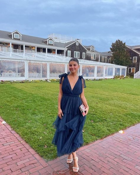 All Posts • Instagram Blue Wedding Guest Outfits, Navy Wedding Guest Dresses, Navy Wedding Dress, Black Heels Outfit, Navy Dress Outfits, Navy Short Dress, White Shoes Outfit, Light Blue Shoes, Black Tie Attire