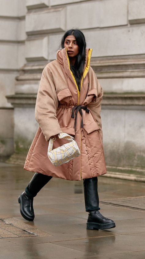 Monikh Dale, Vogue Ukraine, Walking Down The Street, London Street Style, Street Style Trends, Looks Street Style, Cool Street Fashion, Fashion Week Street Style, 가을 패션