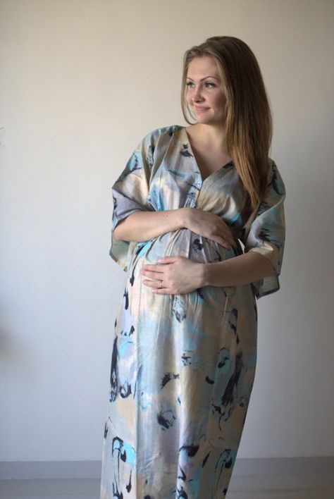 Beige Watercolor, Maternity Lounge Wear, Watercolor Flamingo, Cute Maternity Dresses, Dress Butterfly, Girls Robes, Pregnant Friends, Cute Maternity Outfits, Stylish Maternity Outfits