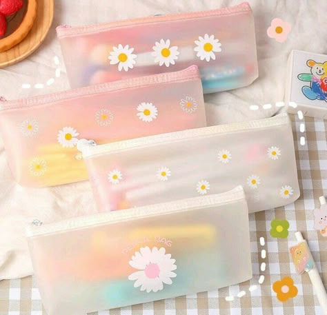 Cute Pencil Pouches, Pretty School Supplies, Pencil Cases For Girls, Stationary School Supplies, Cute Stationary School Supplies, School Pencil Case, Cute School Stationary, Kawaii School, Cute Pencil Case