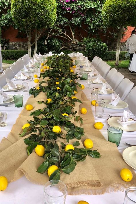 Lemon Themed Party, Lemon Themed Bridal Shower, Italian Dinner Party, Italian Party, Italian Theme, 21 Diner, Tafel Decor, Table Setting Decor, Dinner Table Decor