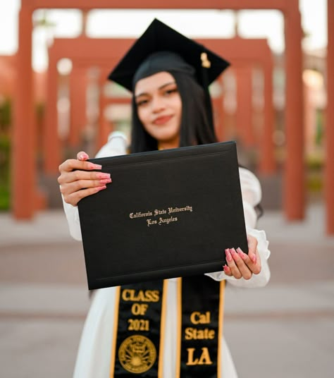 Graduation Photography 2023 - Generation Jen Csula Graduation Pictures, Graduation Pictures Cal State La, Csulb Graduation Pictures, Graduation Portrait Ideas, Graduation Photoshoot Poses, Couple Graduation Pictures, Graduation Pose, Photography 2023, Class Of 2023 Graduation