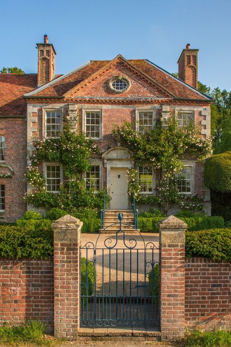 English Manor Houses, English Manor, Dream Cottage, Inspire Me Home Decor, Countryside House, Dream House Rooms, English Country House, English House, Cute House