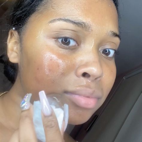 Rhia Veronica on Instagram: “Skincare routine to help texture, eye bags, pores and blemishes-  1. Cleanse your face: don’t close dirty pores :/ 2. Rub Ice all over your…” Instagram Skincare, Eye Bags, Health Articles, Skincare Routine, Carnival Face Paint, Skin Care, Texture, Skin, On Instagram