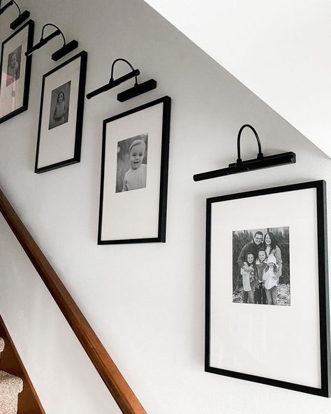 How To Decorate A Landing Area, Staircase Family Photos, Above Stairs Decor Wall, Staircase Ideas Decoration, Top Of Stairs Decor, Above Stairs Decor, Stair Wall Ideas, Stairway Wall Decor, Stairs Wall Decor Ideas