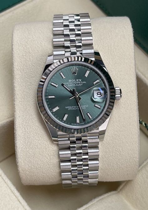 Rolex Aesthetic, Mens Luxury Lifestyle, Stylish Watches Men, Classy Watch, Fancy Watches, Rolex Watches For Men, Luxe Jewelry, Rolex Men, Expensive Watches