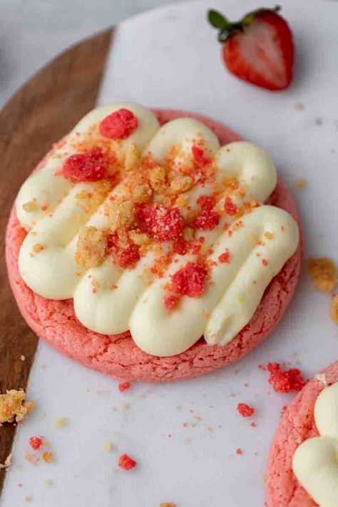 Fruity CRUMBL Strawberry Shortcake Cookies - Lifestyle of a Foodie Orange Crumbl Cookie, Crumble Strawberry Cookie, Crumple Cookies, Crumbl Strawberry, Copycat Cookies, Crumbl Copycat, Shortcake Cookies, Strawberry Cake Mix Cookies, Strawberry Shortcake Dessert