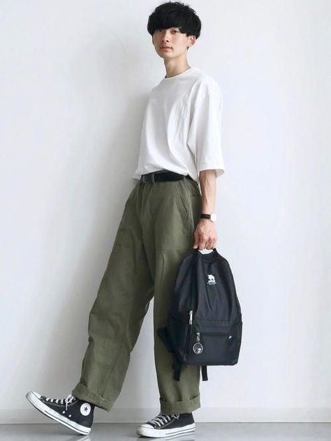 Poses Classy, Boys Photography Poses, Outfits Japan, Japanese Mens Fashion, K Outfits, Japan Outfits, Boys Photography, Outfits Of The Week, Minimalist Fashion Men