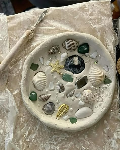 Clay and gypsum Art is amazing ✨🤍🌾 #art #handmade #clayart #gypsumart #clay #gypsum Seashells Arts And Crafts, Clay Art Dish, Ideas With Shells Beach Crafts, Seashell Tray Diy, Diys Using Sea Shells, Clay And Seashells, Salt Dough Trinket Dish, Clay Seashell Dish, Shell Clay Dish