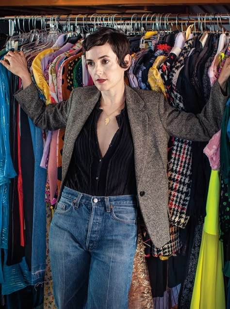 The Woman Who Has Styled Justin Bieber, Anita Hill, and the iPod | The New Yorker Stylist Photoshoot Ideas, Anita Hill, Stylist Photoshoot, Karla Welch, College Outfits Spring, Spring Teacher Outfits, Summer Teacher Outfits, Slider Buns, Woman Jeans