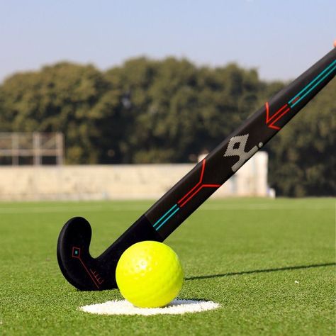 Shrey Meta VR 100 : the ultimate weapon for pro gamers! We've taken the high-performance technology of 3k twill carbon and combined it with a bold design that's sure to turn heads. This is one-of-a-kind carbon composite stick which enables the player to hit stronger and longer strike . #shreyhockey #togetherforhockey #englandhockey #compositesticks #london Field Hockey Sticks, Ball Aesthetic, Stick Design, Hockey Sticks, Visual Board, Field Hockey, Hockey Stick, Gods Grace, Actor Photo