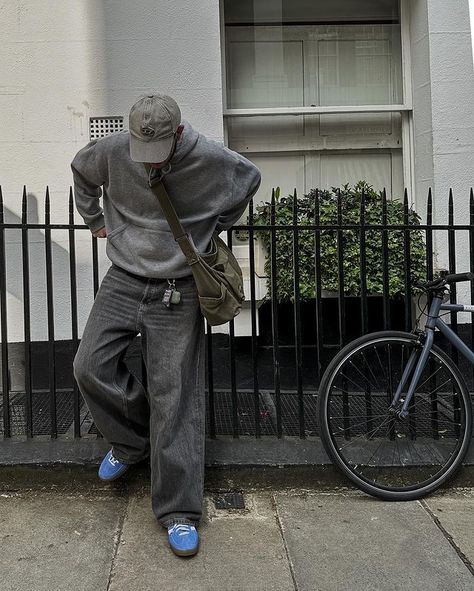 Baggie Jeans Outfit, Baggy Jeans Outfits, Grey Jeans Outfit, Baggy Jeans Outfit, Jeans Outfit Men, Streetwear Fits, Skater Jeans, Streetwear Mode, Jeans Outfits