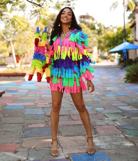 Pinata Halloween Costume, Pinata Costume, Halloween Pinata, Home Halloween Costumes, Rainbow Costumes, Hallowen Ideas, Diy Halloween Costumes For Women, Hallowen Costume, Last Minute Halloween