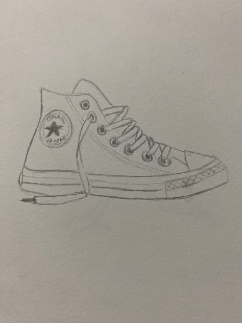 Converse Sketch Simple, Art Ideas Sketches Easy, How To Draw Converse, Shoe Drawings Converse, Drawing Ideas Shoes, Converse Drawing Ideas, Converse Sketch, Drawings Of Shoes, Shoes Drawing Easy