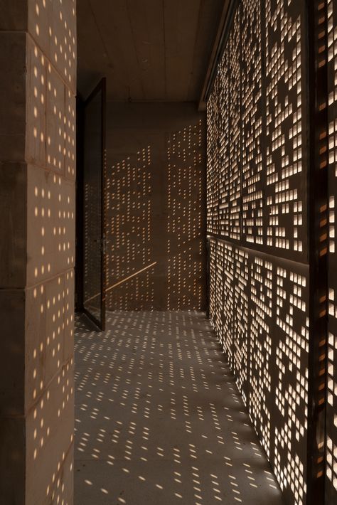 Compression And Expansion Architecture, Stone Screen Wall, Filtered Light Architecture, Sun Study Architecture, Transitional Spaces Architecture, Light And Shadow Architecture, Light In Architecture, Sunlight Architecture, Shadows Architecture