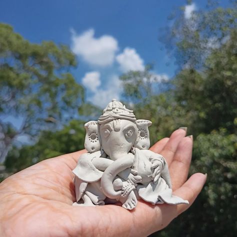 🤩DIY Cute Ganpati jii with Clay😍@DIYwithSIA #diy#trending #instagramreels #viral #reels #handmade #clayganpati #diyganpati #ganpatiidols Cute Ganpati, Viral Reels, Quick Saves