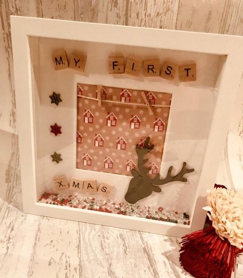 Christmas Box Frames, Scrabble Gifts, Scrabble Frames, Business Crafts, Diy Wall Art Ideas, Scrabble Crafts, Buttons Crafts, Childrens Rooms, Box Frame Art