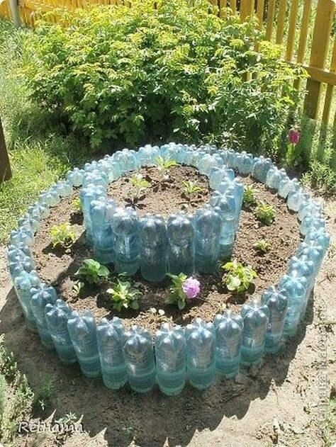 30 Ideas To Reuse Recycle Plastic Bottles And Save Money - Engineering Discoveries Large Garden Planters, Tire Garden, Recycled Garden Art, Reuse Plastic Bottles, نباتات منزلية, Recycled Garden, Bottle Garden, School Garden, Kraf Diy