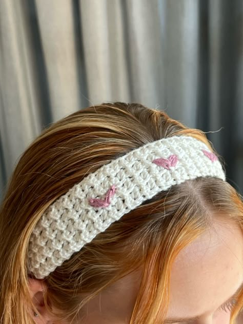 Coquette Crochet, Crochet Hairband, Ideas Para Tejer, Headband Crochet, Knitting Basics, Crochet Fairy, Handbags Patterns, Things To Crochet, Crochet Headband Pattern