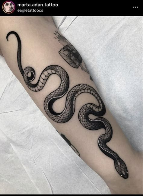 Snake Around Arm Tattoo, Cover Ups Tattoo, Black Snake Tattoo, Tattoo Shading, Snake Tattoos, Snake Tattoo Design, Geometric Tattoo Design, Tattoo Machines, Tattoo Equipment