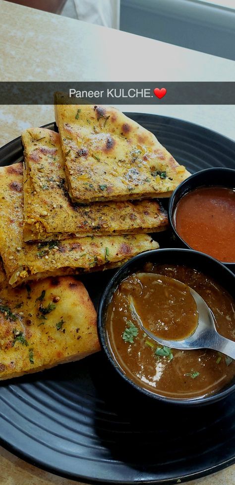 #kulche #cholekulche #foodblogger #kulcha #chole #foodporn #food #foodie #indianfood #amritsarikulcha #foodphotography #streetfood #foodstagram #instafood #punjabifood #yummy #foodies #foodlover #foodiesofinstagram #delicious #northindianfood #punjabi #foodgasm #delhifood #naan #homemade #india #delhistreetfood #amritsar Indian Snapchat Stories, Street Food Snap, Food Snapchat Story, Pictures Snapchat, Streaks Snapchat, Masala Puri, Snap Map, Snapchat Streaks, Patna Bihar