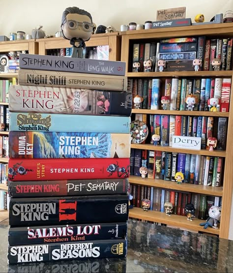 Stephen King Book Collection, Stephen King Bookshelf, Steven King Books Aesthetic, Steven King Aesthetic, Stephen King Books Aesthetic, Steven King Books, Stephen King Aesthetic, Night Shift Stephen King, Horror Room