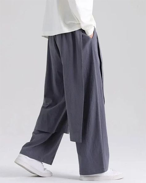 Love to wear under white dresses that are somewhat see through! Hakama Pants Men, Japanese Pants Men, Techwear Men, Techwear Women, Hakama Pants, Japanese Pants, Techwear Pants, Techwear Outfits, Y2k Pants