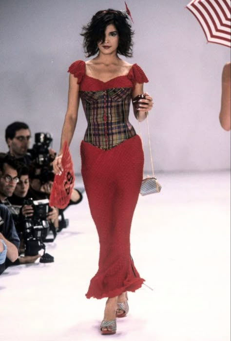 Betsey Johnson Runway, 80s 90s Fashion, 90s Runway Fashion, Runway Fashion Couture, Runway Outfits, 90s Runway, Vintage Betsey Johnson, Fashion Archive, Vintage Runway