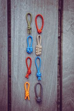 Paracord Zipper Pull Diy Tutorials, Paracord Zipper Pull Diy, Lanyard Knot, Paracord Zipper Pull, Paracord Projects Diy, Paracord Bracelet Patterns, Paracord Braids, Paracord Crafts, Survival Knots