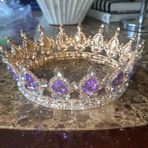 Lavender Gold Quinceanera, Sweet 15 Jewelry, Rapunzel Quinceanera Crown, Sweet 16 Sash And Tiara, Sweet 16 Party Ideas Rapunzel, Purple Quinceanera Theme Flowers, Purple Quinceanera Decor, Princess Party Sweet 16, Purple Quince Jewelry