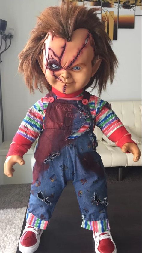 Chucky!!! I would love to have this doll. Chuky Doll Makeup, Chucky Halloween Costume Men, Chucky Hairstyles, Chucky Costume Mens, Diy Chucky Doll, Chucky Doll Aesthetic, Chucky Scary Makeup, Chucky Makeup For Men, Chucky Custom Halloween