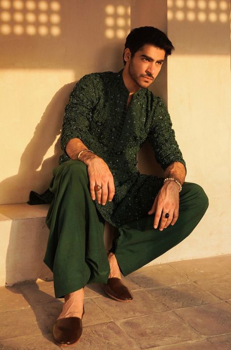 Mehndi Dress For Mens, Indian Wedding Clothes For Men, Mehndi Outfit, Boys Kurta Design, Wedding Kurta For Men, Mens Wear Wedding, Kurta Pajama Men, Gents Kurta Design, Gents Kurta