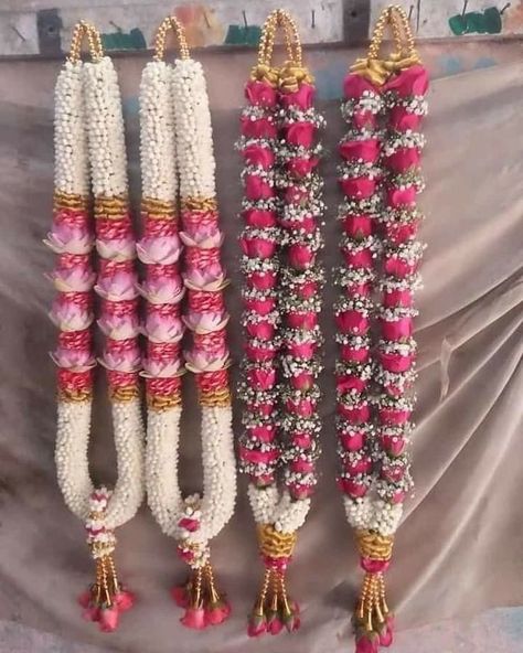 Bridal Malai Indian Weddings, Marriage Poola Dandalu, Poola Dhandalu Marriage, Poola Malalu For Wedding, Engagement Varmala Designs, Engagement Dandalu, Pelli Dandalu For Marriage, Garland Designs Wedding, Engagement Mala