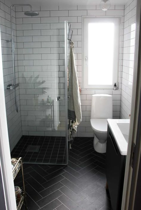 Dark slate herringbone floor, white subway tiles w/dark grout on the walls, for the master bath Small Bathroom Remodel Designs, Subway Tiles Bathroom, Bilik Air, White Bathroom Designs, Bed Platform, Bad Inspiration, Frameless Shower Doors, Bathroom Remodel Designs, 아파트 인테리어