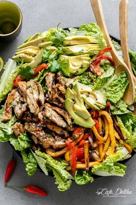 Chilli Lime Chicken, Chicken Fajita Salad, Fajita Salad, Chili Lime Chicken, Salad With Chicken, Layered Salad, Chicken Fajita, Chili Lime, Lime Chicken