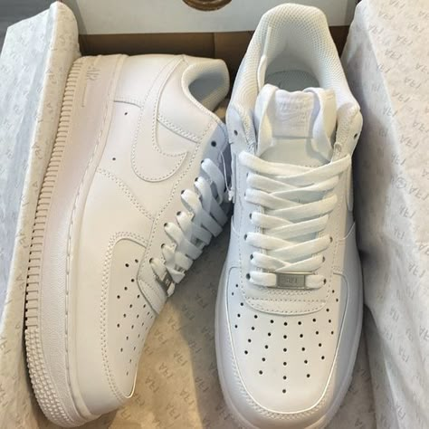 Nike 8 US White Nike Air Force 1 Hombre, Af1 White, Zapatillas Nike Air Force, Air Force 1 White, White Air Force 1, Shoes Wallpaper, White Air Forces, Pretty Sneakers, White Nike Shoes