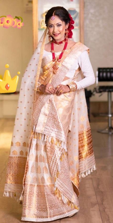 Sadar Mekhela Bridal Mekhela Chador, Assamese Bridal Look, Assamese Wedding Dress, Pheras Outfit, Mekhla Chadar Saree, Assamese Outfit, Sadar Mekhela, Mekhela Chador Assamese, Assamese Dress