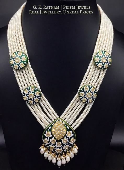 Timeless uncut diamond necklace sets, that you should only wear on days ending with "y" Gold Enamel Jewelry, Kundan Jewellery Bridal, Inexpensive Jewelry, Pearl Necklace Designs, Long Pearl Necklaces, Beaded Necklace Designs, Antique Jewelry Indian, Indian Bridal Jewelry, Polki Jewellery