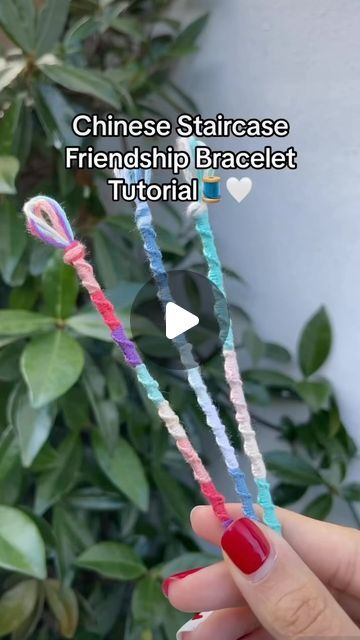 Ella🐚🌊 ( UK Based ) on Instagram: "I have more bracelet tutorials coming soon🙌🤍  #bracelet #bracelets #bracelettutorial #tutorial #tutorials #friendshipbracelets #friendshipbracelet #chinesestaircasebracelet #handmadecrafts #handmadejewellery #summerjewellery #explorepage" Bracelets With Two Strings, Chinese Friendship Bracelet, Art Crafts To Do With Friends, Friendship Bracelet Chinese Staircase, How To Make Chinese Staircase Bracelets, How To Do A Chinese Staircase Bracelet, Lilo And Stitch Friendship Bracelet, China Staircase Bracelet Tutorial, Staircase Bracelet Pattern