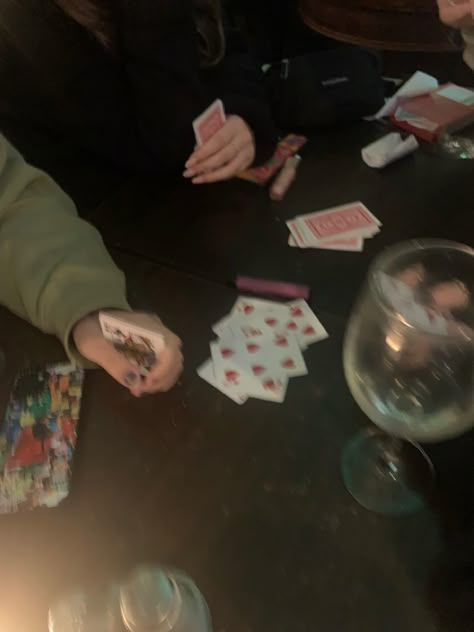 friends playing cards at a bar Night Activities Aesthetic, Playing Games With Friends, Sleepover Vibes Aesthetic, Cards Astethic, Card Games With Friends, Friends Playing, Friends Playing Games, Games With Friends Aesthetic, Fun Activities To Do With Friends Aesthetic