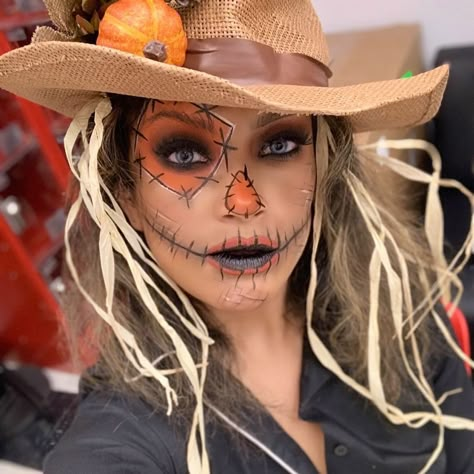 #sephoraween #scarecrow This was a fun and surprisingly quick Halloween look! Here are the deets on my #scarecrowmakeup Face: @tatcha… | Instagram Scary Scarecrow Makeup, Scarecrow Costume Diy, Halloween Makeup Diy Easy, Scarecrow Halloween Makeup, Carnaval Make-up, Halloween Costumes Scarecrow, Scary Scarecrow, Scarecrow Makeup, Scarecrow Halloween