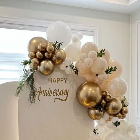 𝐆𝐢𝐟𝐭𝐭𝐨, party and event stylist on Instagram: "Beautiful Balloons Display to celebrate your anniversary 🤍 . . . Please send me DM to book your upcoming event . . . . #balloons #anniversary #weddinganniversary #engagement #bridlshower #backdrip #panel #ajaxballoon #durhamevent #torontoevent #partyplanner #ajax #balloonaet #anniversarydecoration #birthdaydecoration" 40th Wedding Anniversary Party Decor, Office Anniversary Decoration Ideas, 30th Anniversary Decorations, Anniversary Party Themes, 50th Anniversary Party Decorations, Bagel Bar, 21st Wedding Anniversary, 14th Wedding Anniversary, Event Balloons