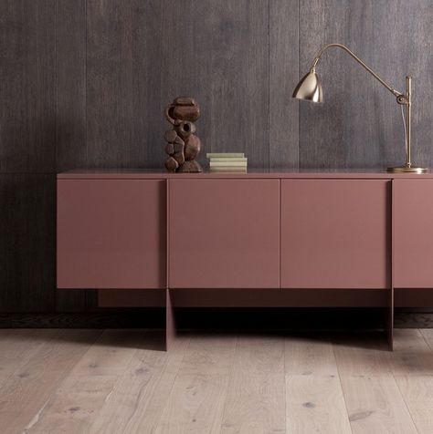 The HG Server in high gloss finish is the stuff that entrance foyers dream of. Low-slung and lacquered in a palette of luscious colours, the HG is a true Tonic classic.

#foyers #sideboard #interiordesign #interiordecor #furnituredesign #furnitureideas #interiorstyling #australianfurniture #australianhomes #architecture #credenza Credenza Foyer, Lacquered Furniture, Entrance Furniture, Credenza Design, African Interior, Console Table Design, Lacquer Furniture, Entrance Foyer, Best Architects