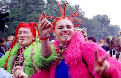 90s ravers: 1990s Raver Fashion- Raves were huge dance parties and those attending these events wore many hippie inspired clothes. A lot of brights colors used. Raver Fashion, 90s Rave Aesthetic, 90s Rave Fashion, Rave Aesthetic, Rave Scene, Love Parade, 90s Rave, Rave Style, Rave Culture