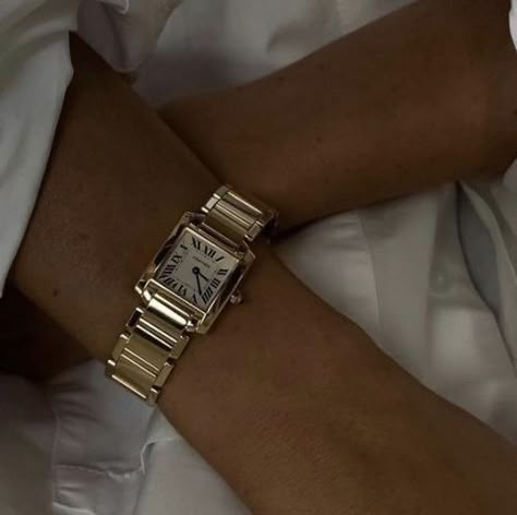 Golden Watch, Cartier Watch, Dope Jewelry, Pretty Jewellery, Jewelry Inspo, Luxury Watch, Cute Jewelry, Luxury Jewelry, Bling Bling