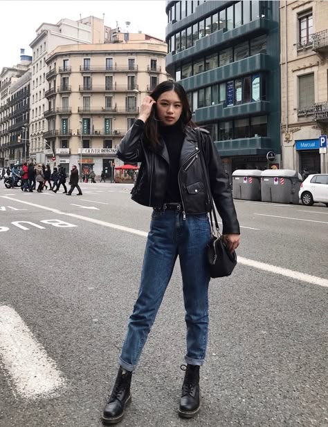 justinenatino Classy Trendy Outfits, Trendy Outfits Inspiration, Converse Outfits, Leather Jacket Outfits, Combat Boot, Black Turtleneck, Autumn Outfits, Winter Trends, Fashion Mode