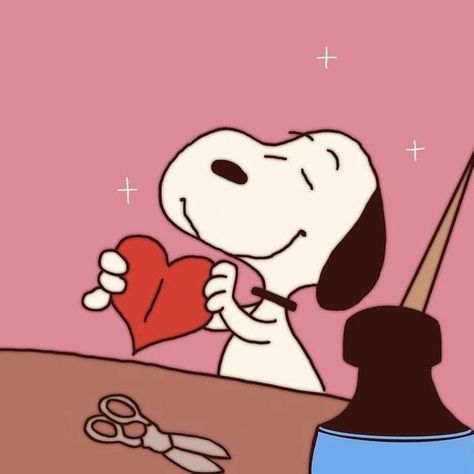 Snoopy Art, Snoopy Valentine's Day, Snoopy Valentine, Spotify Aesthetic, Baby Snoopy, Snoopy Cartoon, Peanuts Cartoon, Snoopy Images, Snoopy Wallpaper